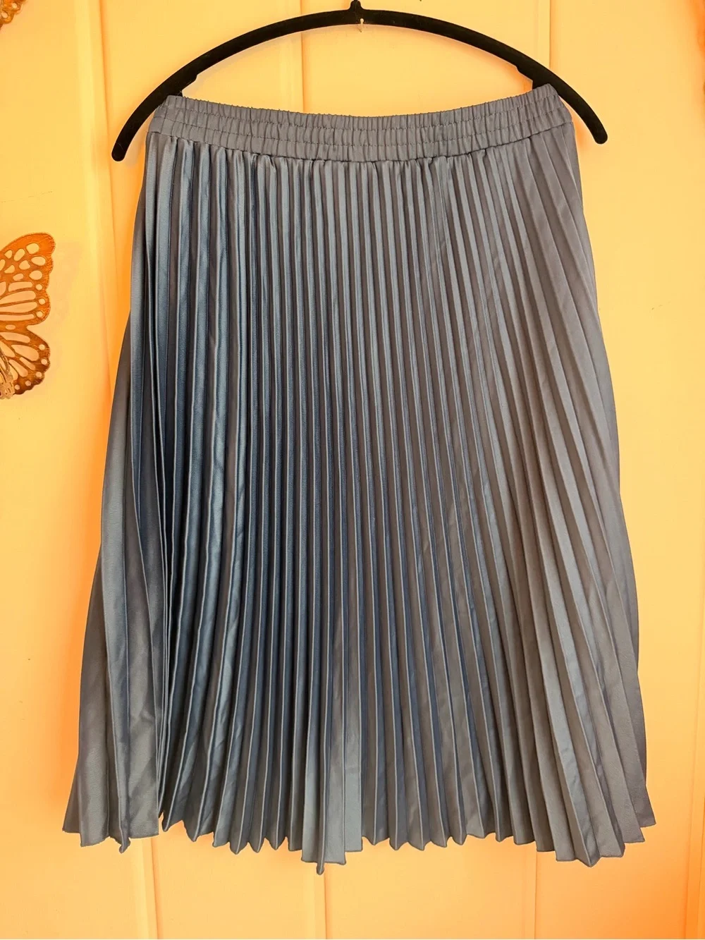 H&M pleated circle